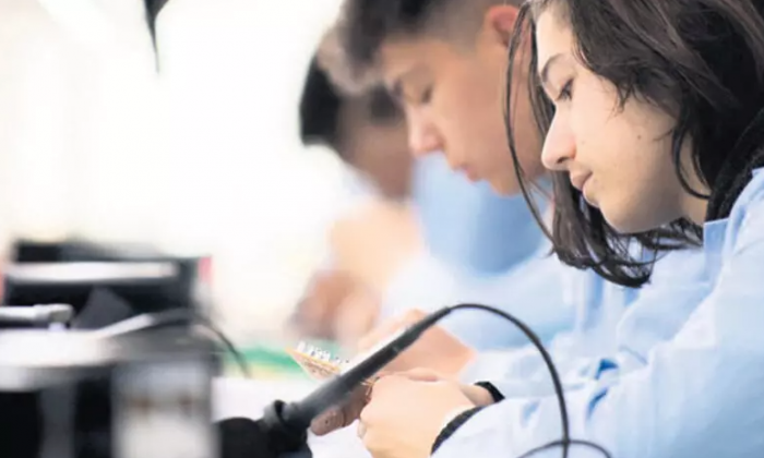 Meslek Lisesi Öğrencilerine Burs Desteği