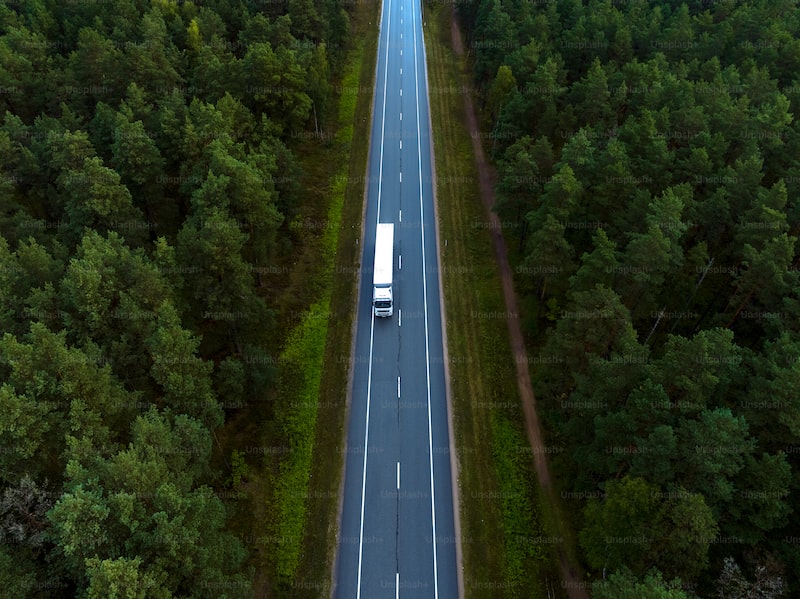 Lojistik Sektörü: İş Olanakları ve Kariyer Yolları Nelerdir? Lojistik Sektörü: İş Olanakları ve Kariyer Yolları Nelerdir?